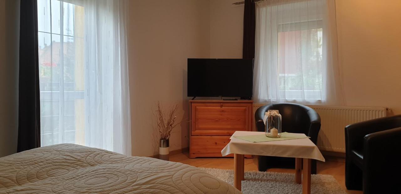 Topart Apartman Tapolca Ngoại thất bức ảnh